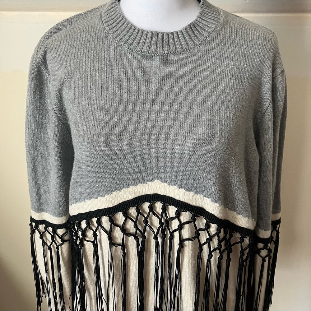 Neiman Marcus Gray Cream Colorblock Fringe Crewneck Sweater size Large - Picture 6 of 9